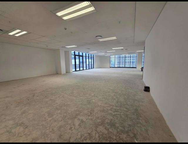 BUSINESS PROPERTY TO RENT IN MENLYN